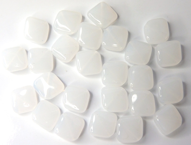 0140111 White Opal 25 Pc.-0