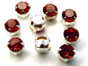 MCC-SS20-SLV-90070 MC-Chatons Siam-Red in Silver Setting 10 Pc.-0